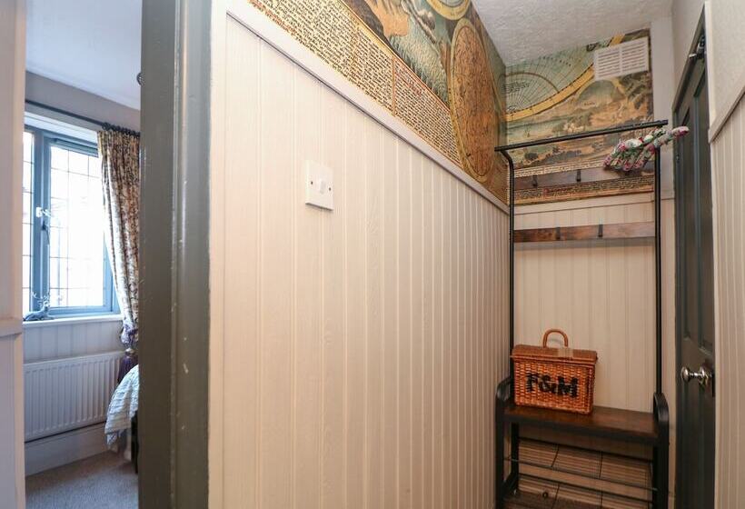 The Old Clock Makers