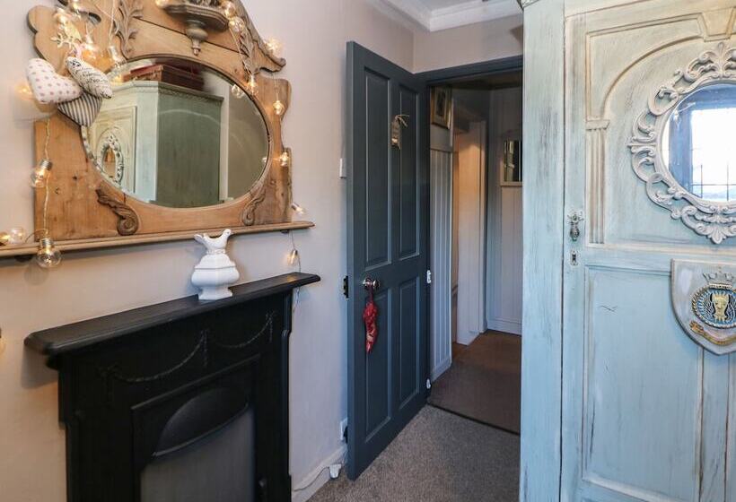 The Old Clock Makers