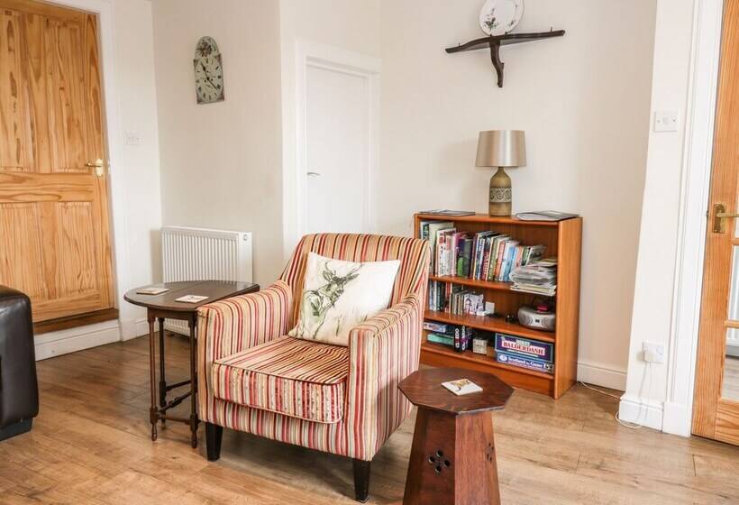 1 Blinkbonny Cottages