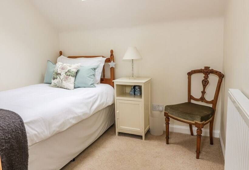 1 Blinkbonny Cottages