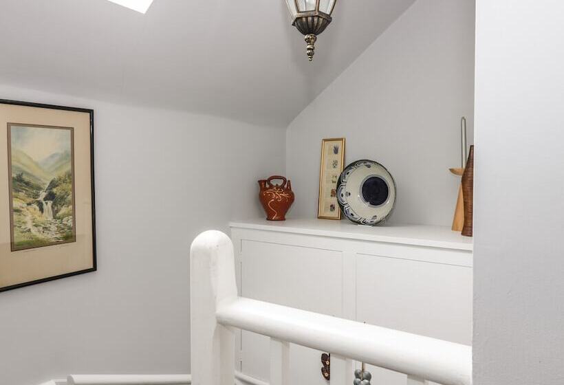 1 Blinkbonny Cottages