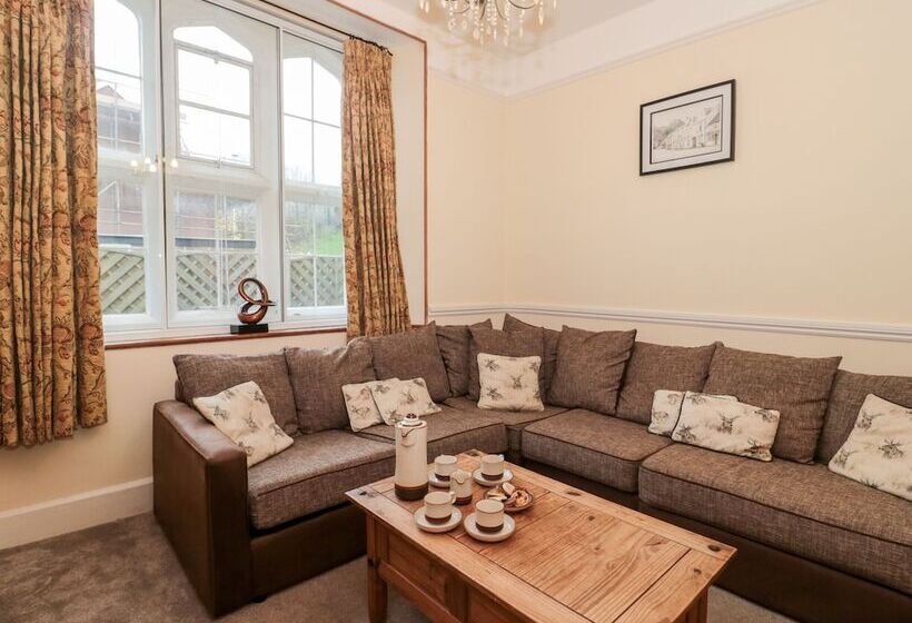 3 Old Police Station