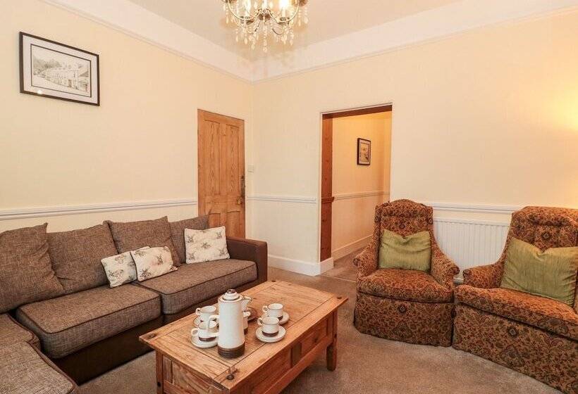 3 Old Police Station