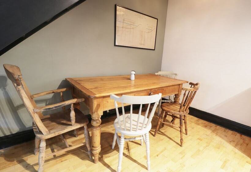 4 Wheatsheaf Yard