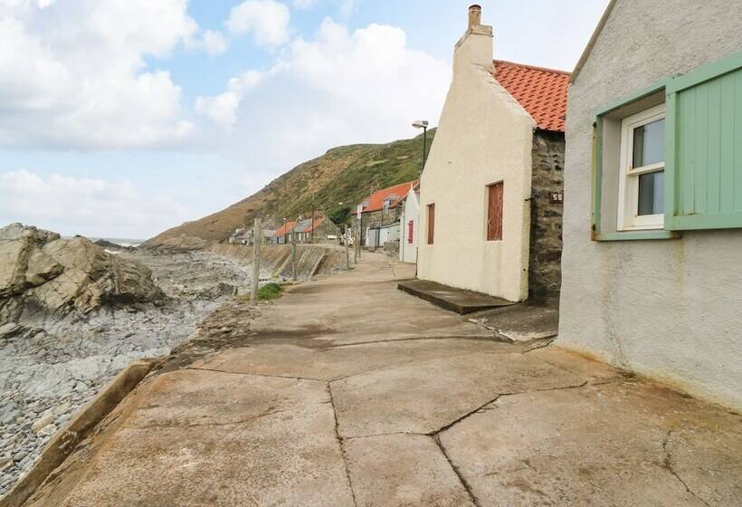 49 Crovie Village