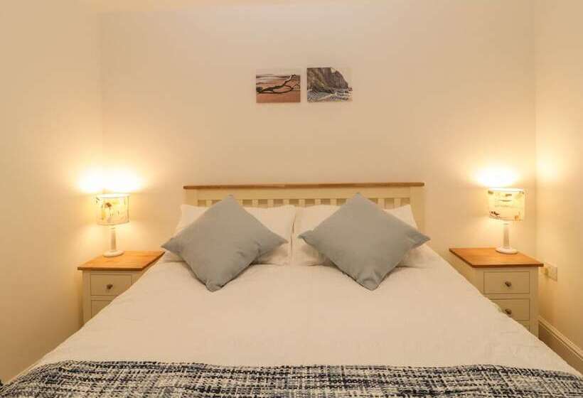 6 Malthouse Court