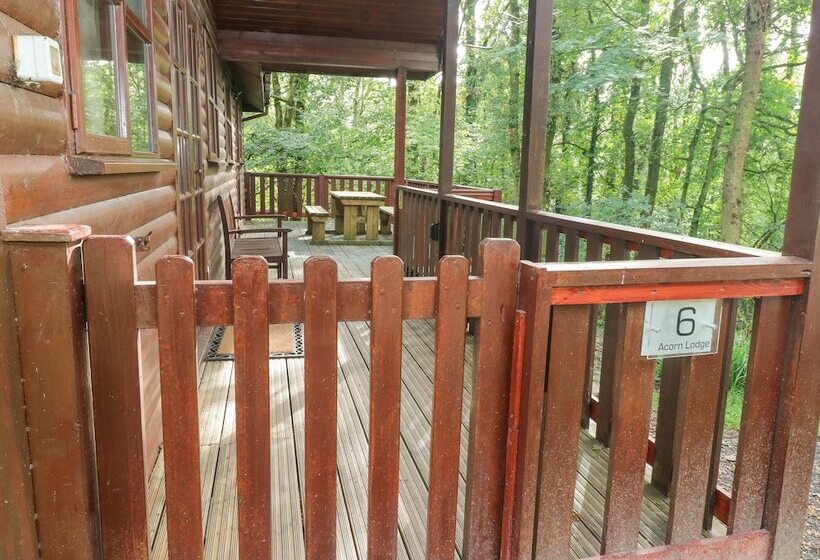 Acorn Lodge