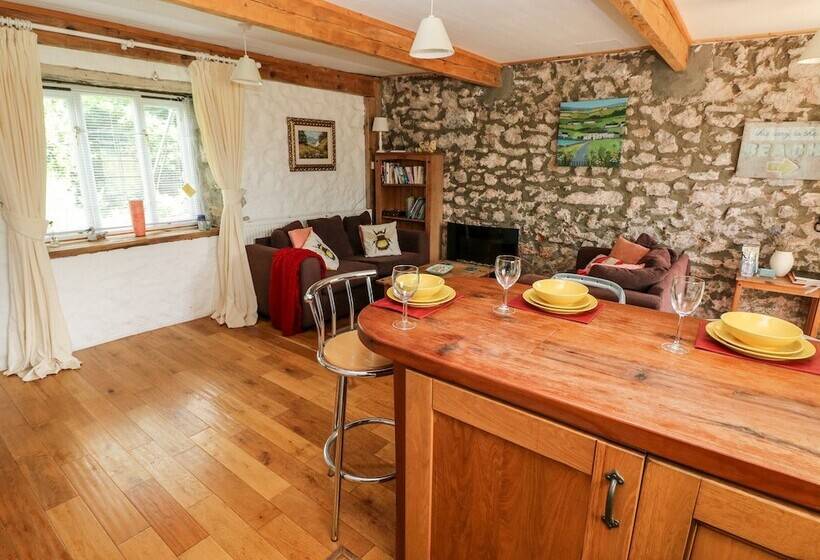 Beekeeper S Cottage