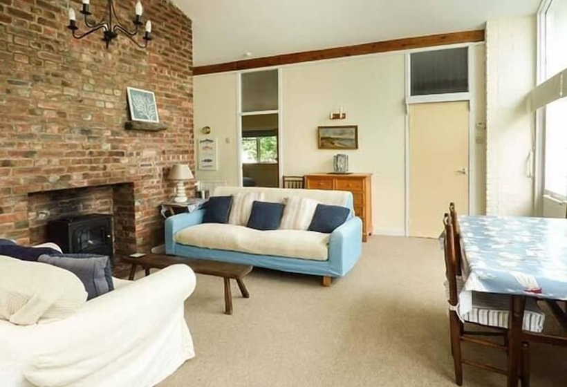 Compass Cottage