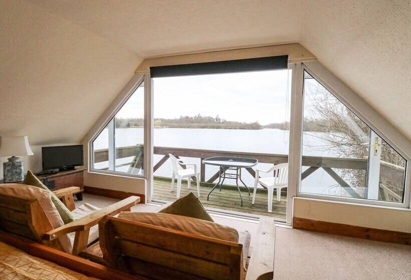 Cygnus Boathouse