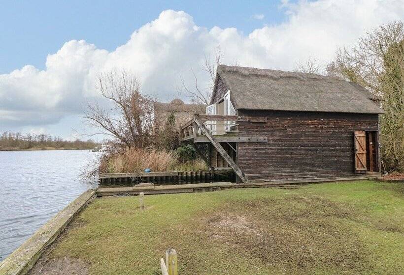 Cygnus Boathouse
