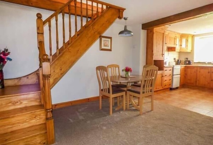 Garreg Wen Isaf Bach