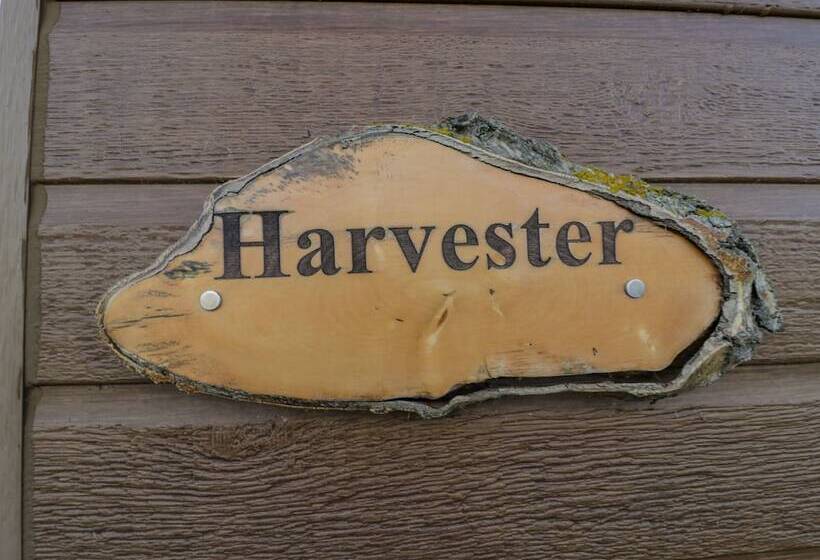 Harvester Lodge