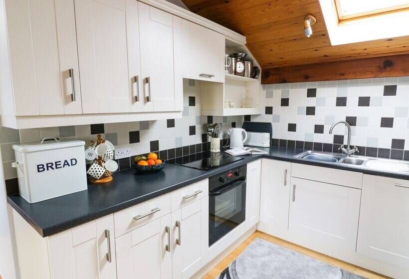Hazelwood Cottage