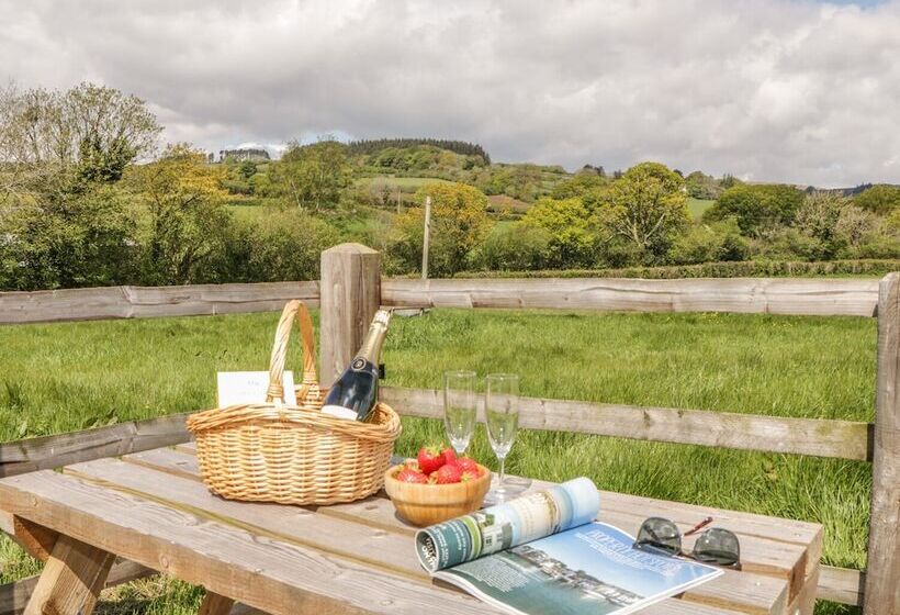 Higher Whiddon Farm Whiddon Well