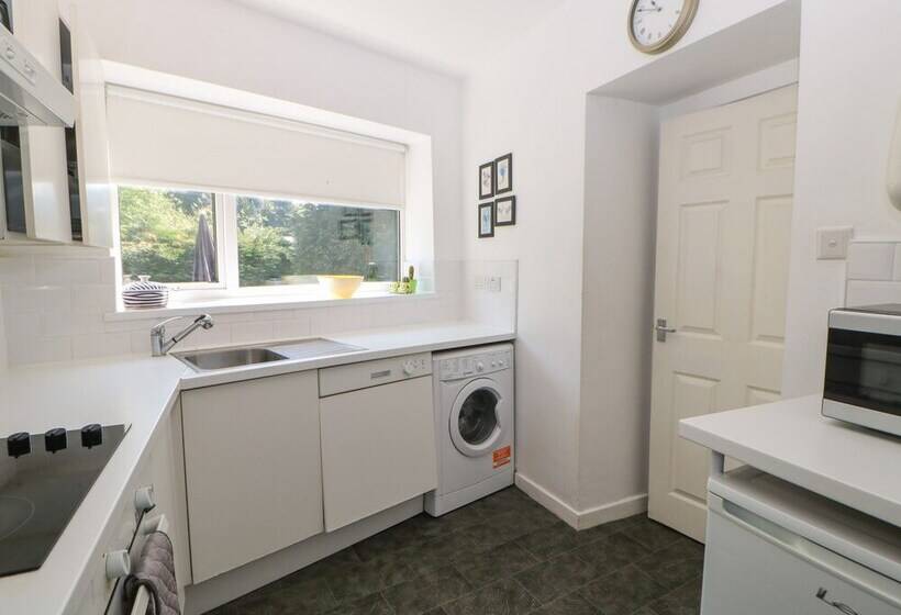 Hollie Cottage