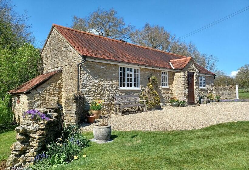 Magpie Cottage