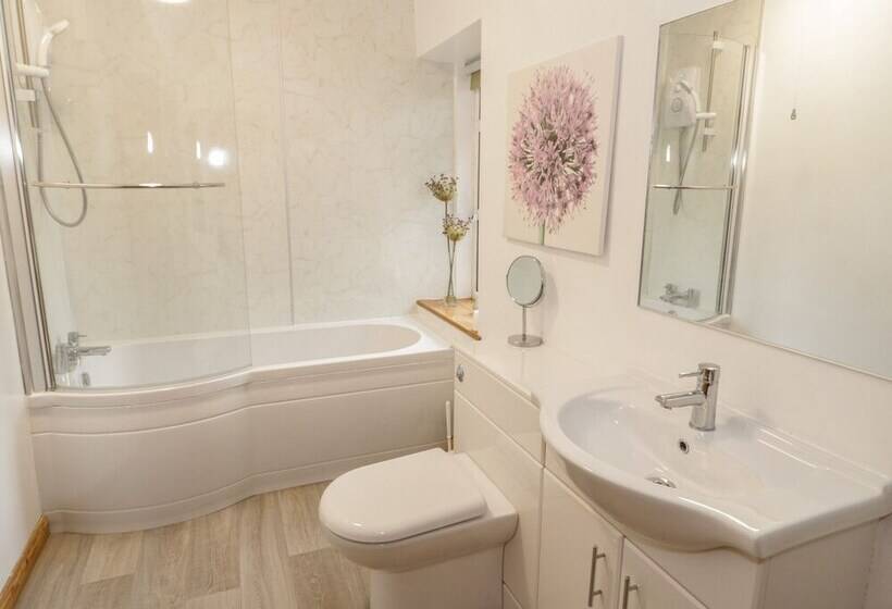 No 1 Railway Cottages