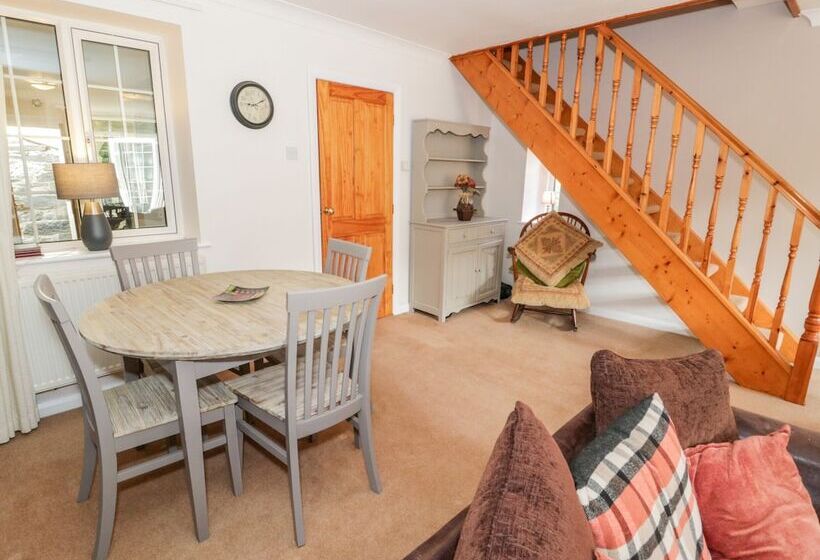 No 1 Railway Cottages