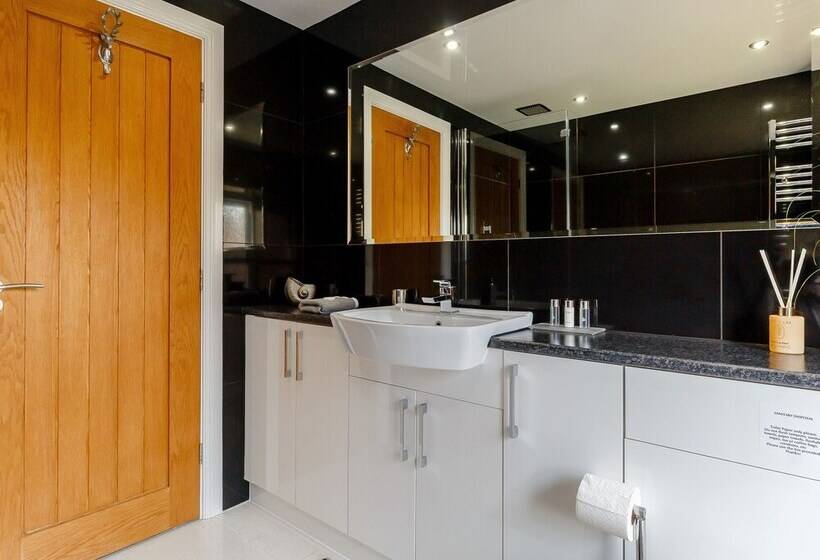 Queen Elizabeth Suite