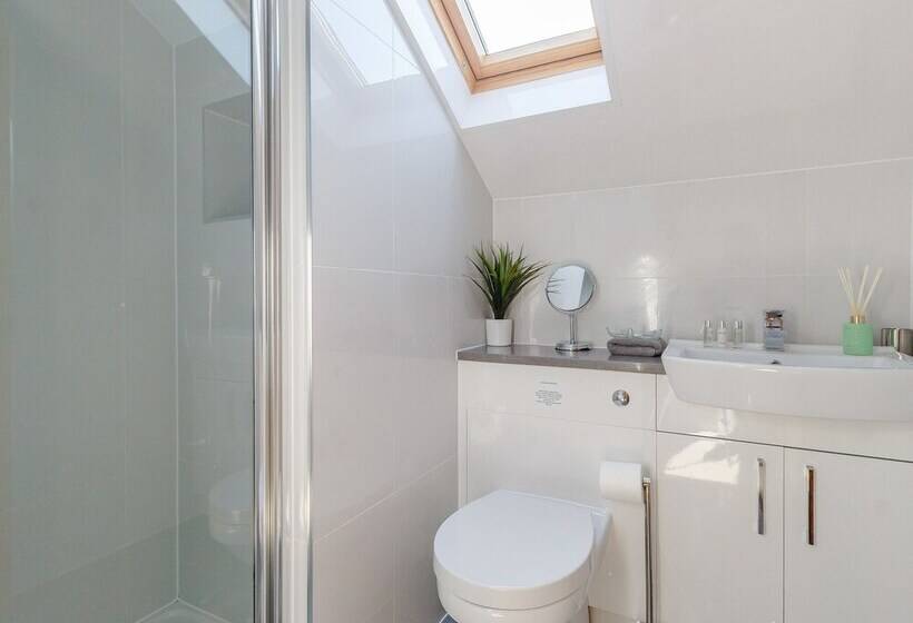 Queen Elizabeth Suite