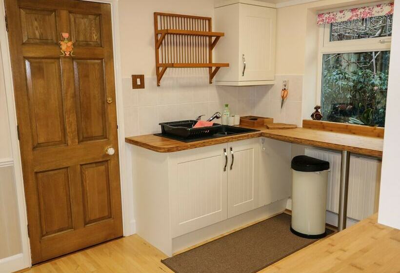 The Annex At 60 Rectory Lane