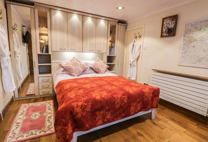 The Annex At 60 Rectory Lane