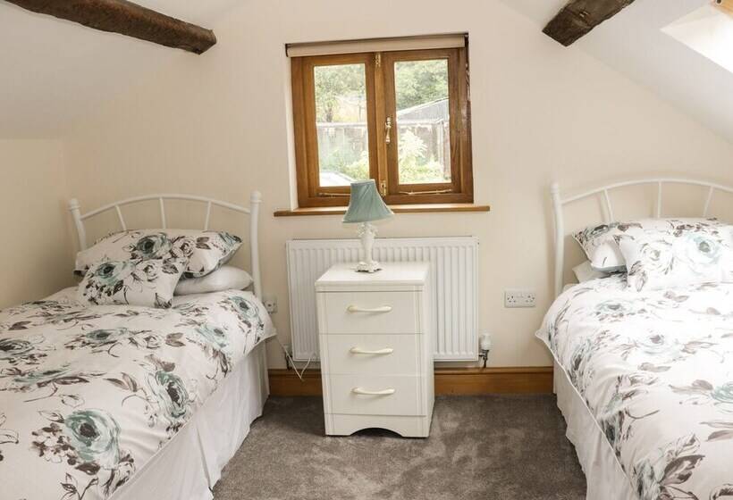 The Barn At Pillocks Green