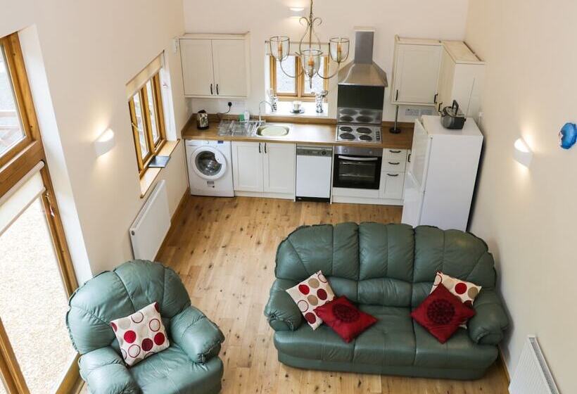 The Barn At Pillocks Green