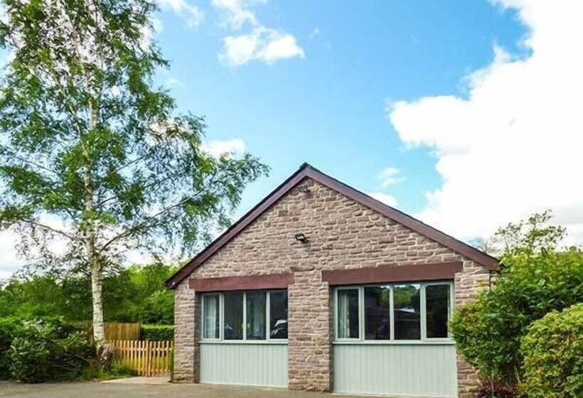 The Lodge, Lower Trefedw