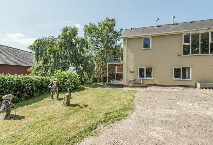 The Schoolhouse Bakehouse