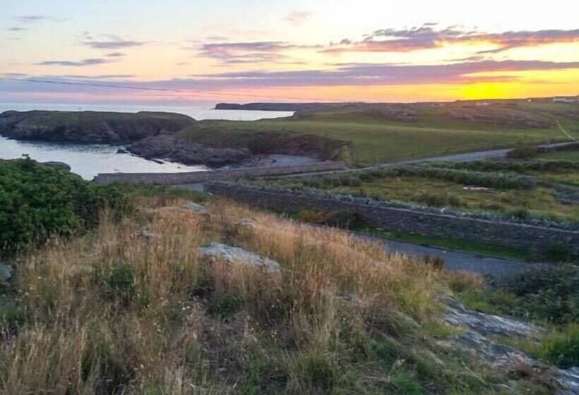 Ty R Enfys Bach Upper