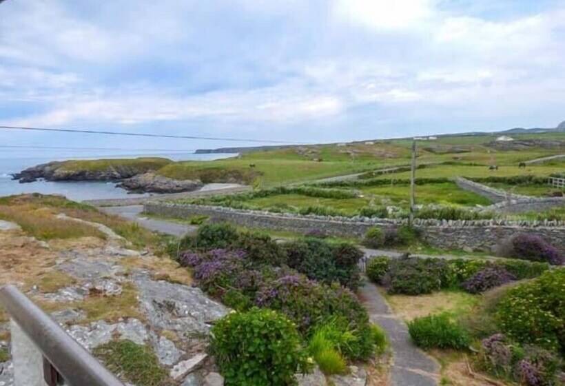 Ty R Enfys Bach Upper