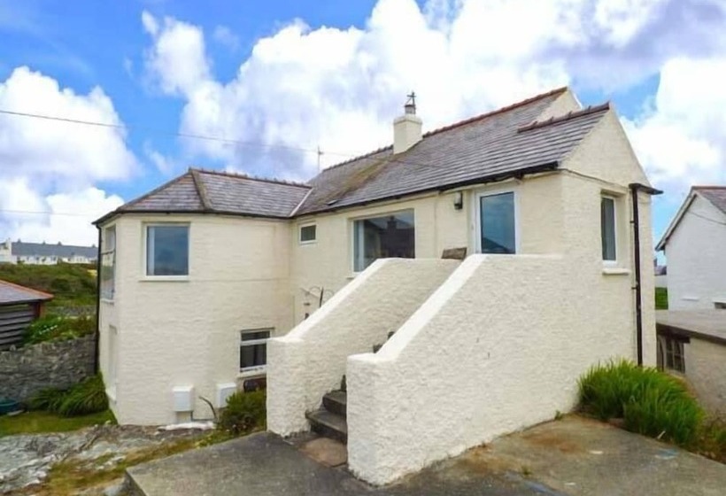 Ty R Enfys Bach Upper