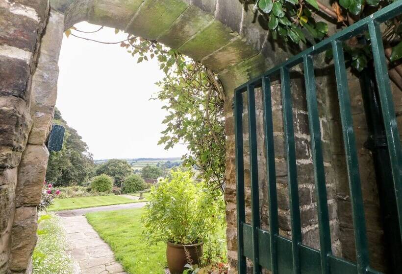 Underbank Hall Cottage