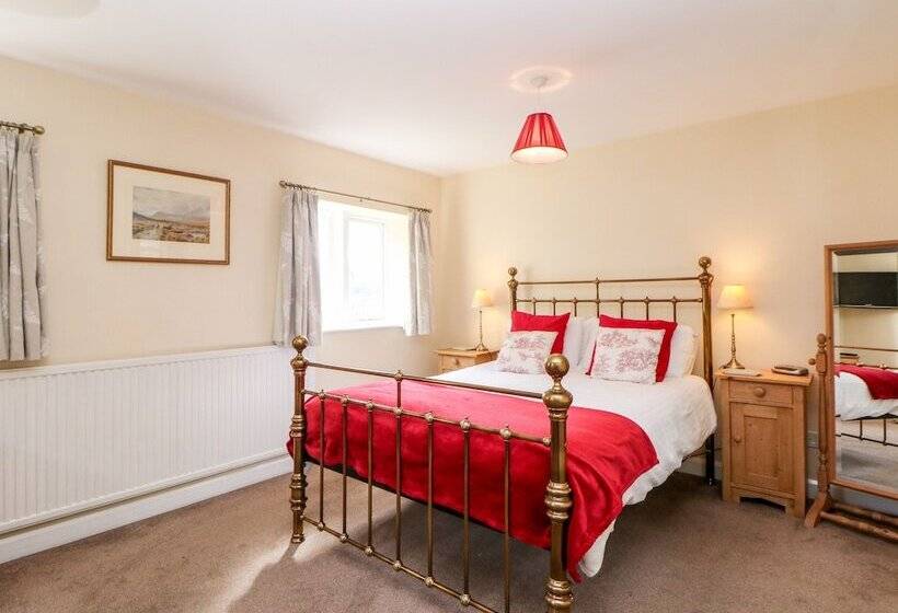 Underbank Hall Cottage