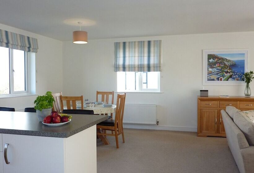 28 Clock Tower Court