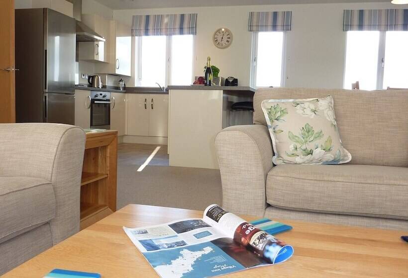 28 Clock Tower Court