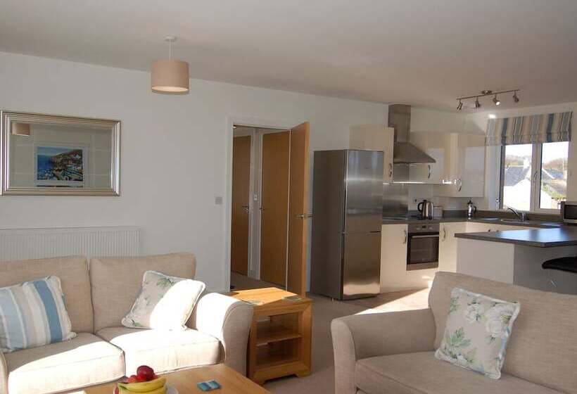 28 Clock Tower Court