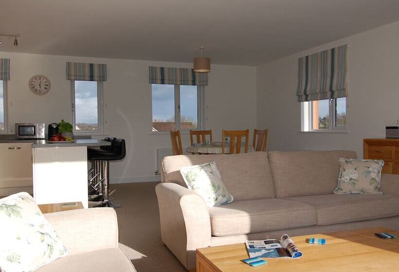 28 Clock Tower Court