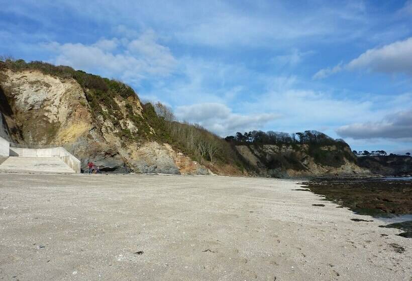 28 Clock Tower Court