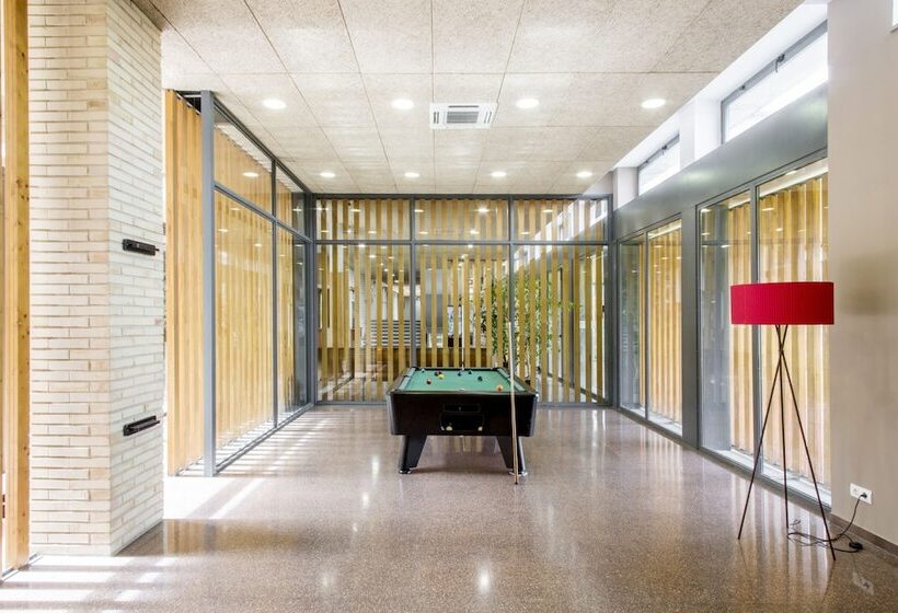 فندق صغير R.u Colegio De Cuenca   Centro Adscrito A La Reaj