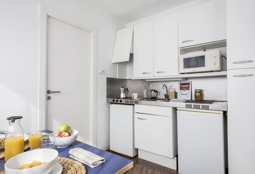 فندق صغير R.u Colegio De Cuenca   Centro Adscrito A La Reaj