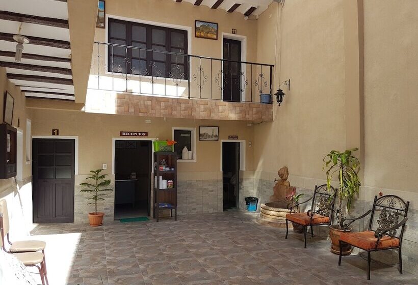 Alojamiento El Turista   Hostel