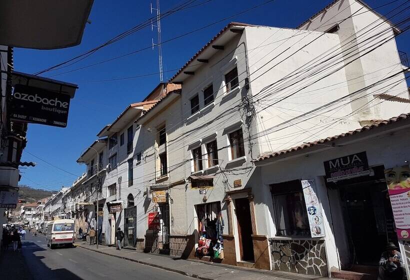 Alojamiento El Turista   Hostel