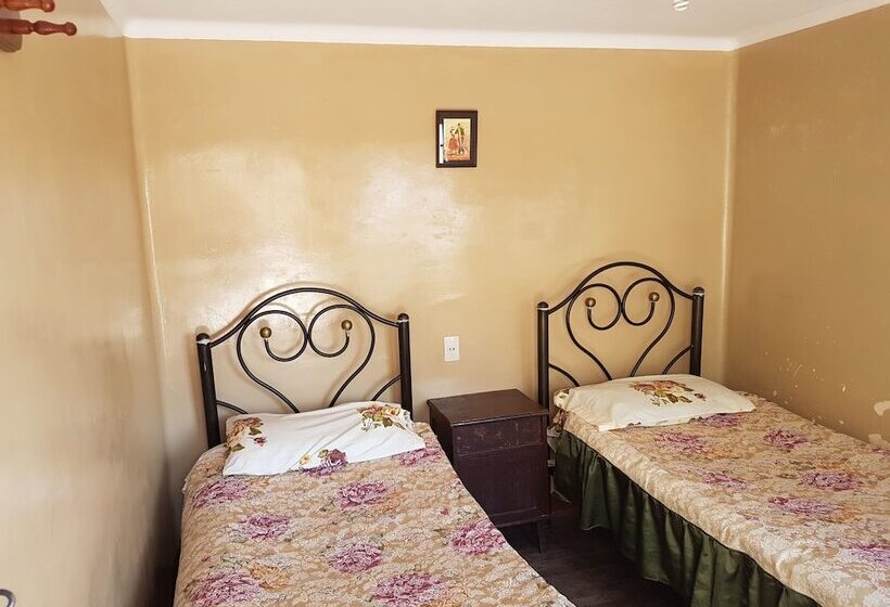 Alojamiento El Turista   Hostel