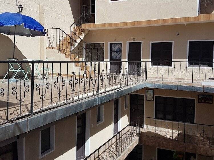 Alojamiento El Turista   Hostel