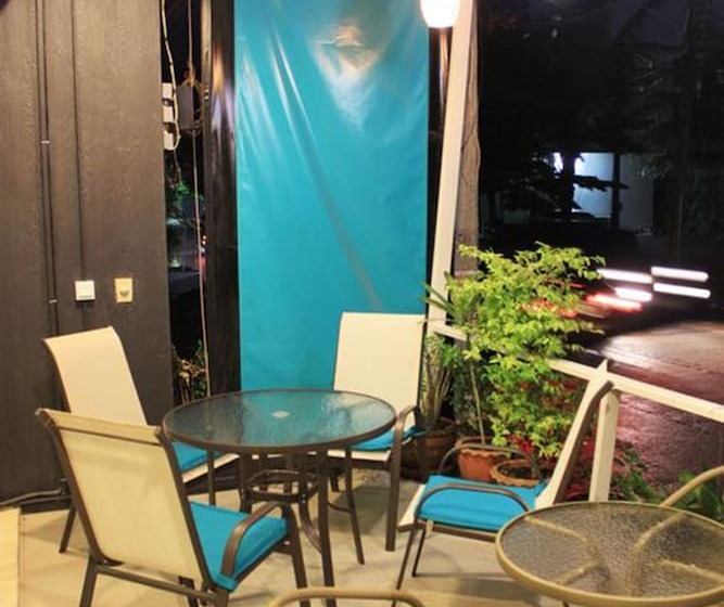 Ananas Phuket Central Hostel   Adults Only