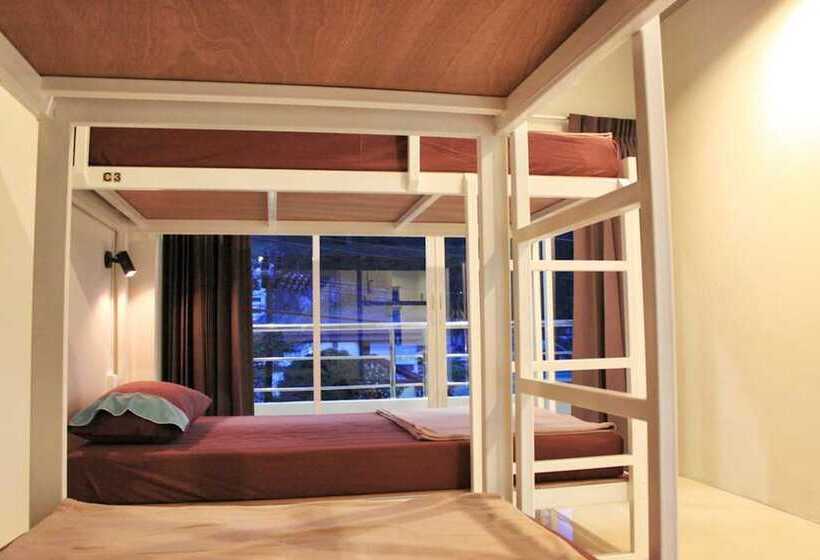 Ananas Phuket Central Hostel   Adults Only