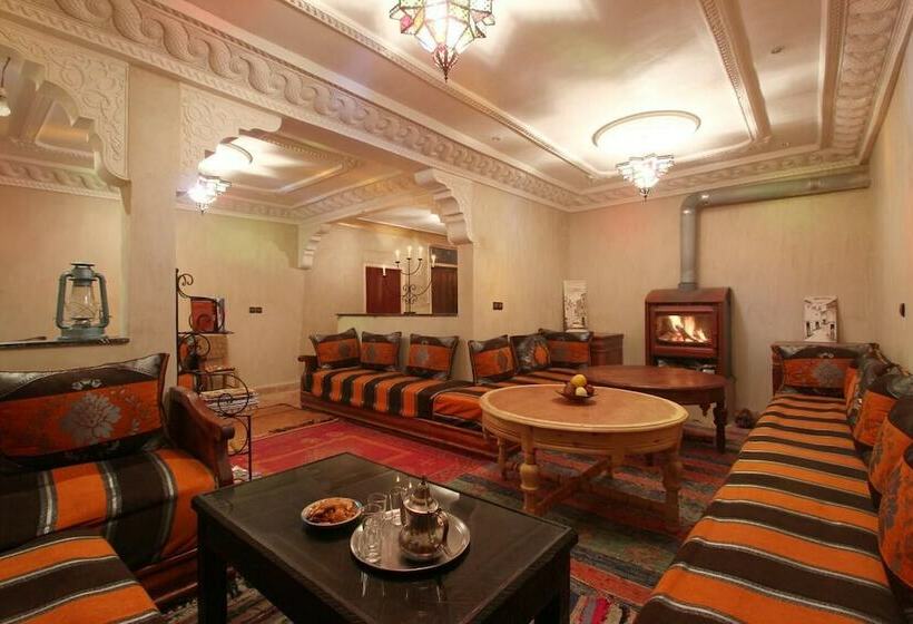 تختخواب و صبحانه Dar Adrar